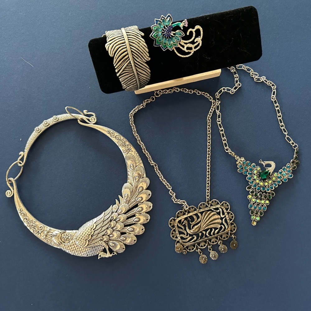 Peacock Jewelry Set with Green Accents